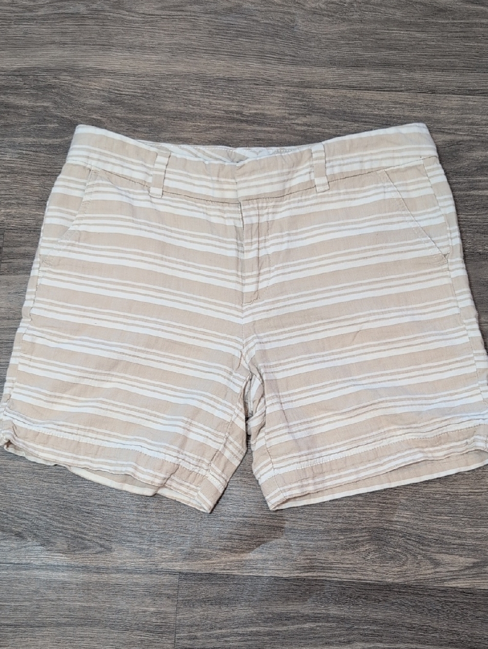 Tommy Hilfiger Beige and White Striped Women’s Shorts